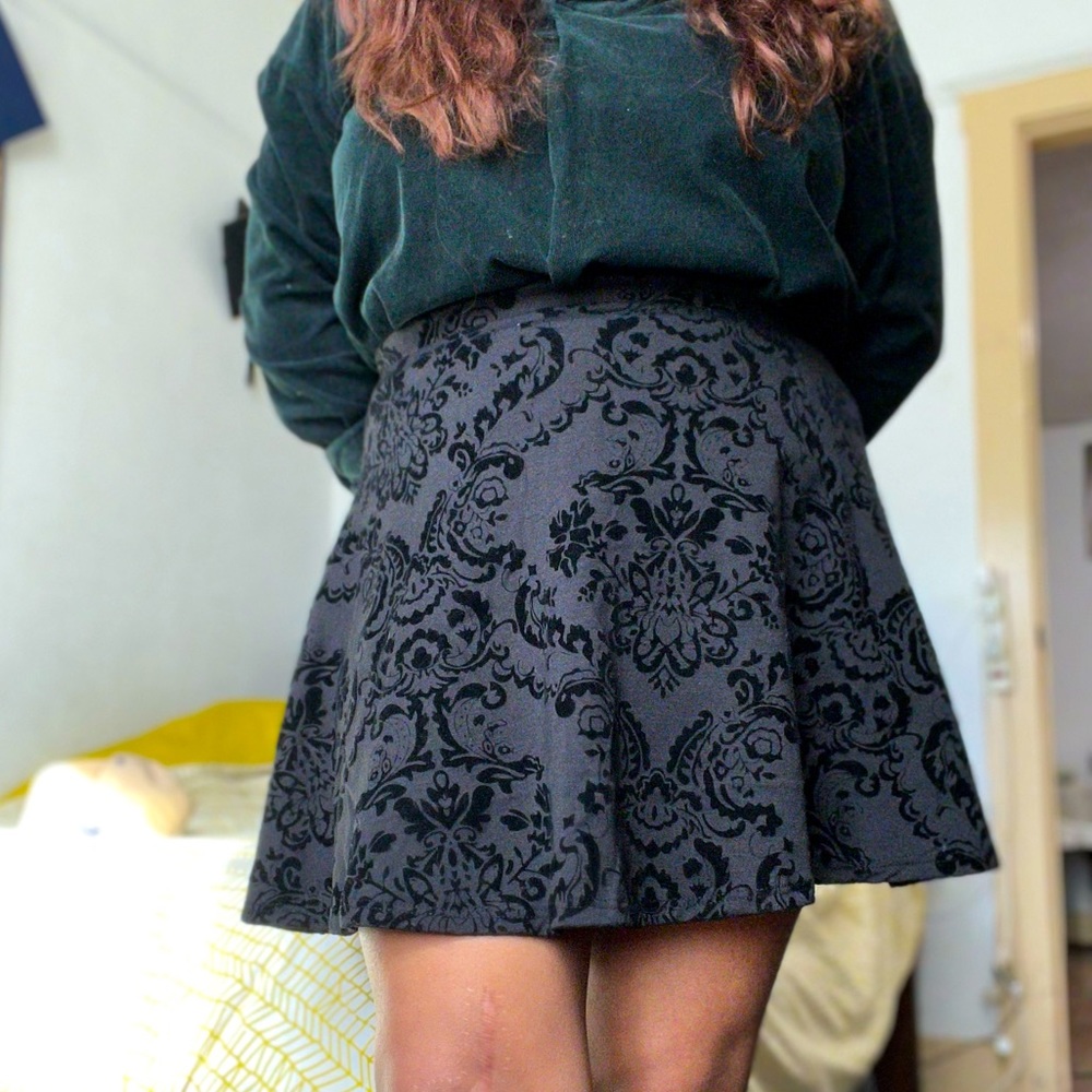 Black skater skirt